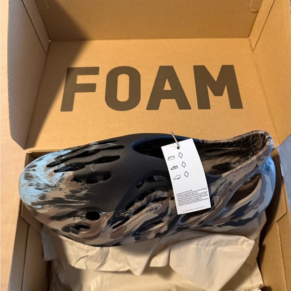 Yeezy Foam Runner Black and Tan - Picture 1 of 3